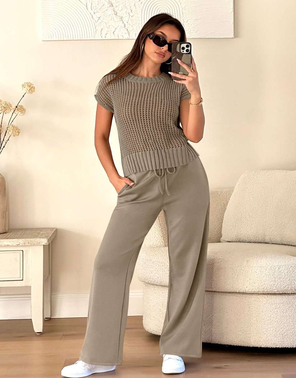 Conjunto Mavarina Crochê: Blusa Vazada e Calça Wide Leg Sofisticada