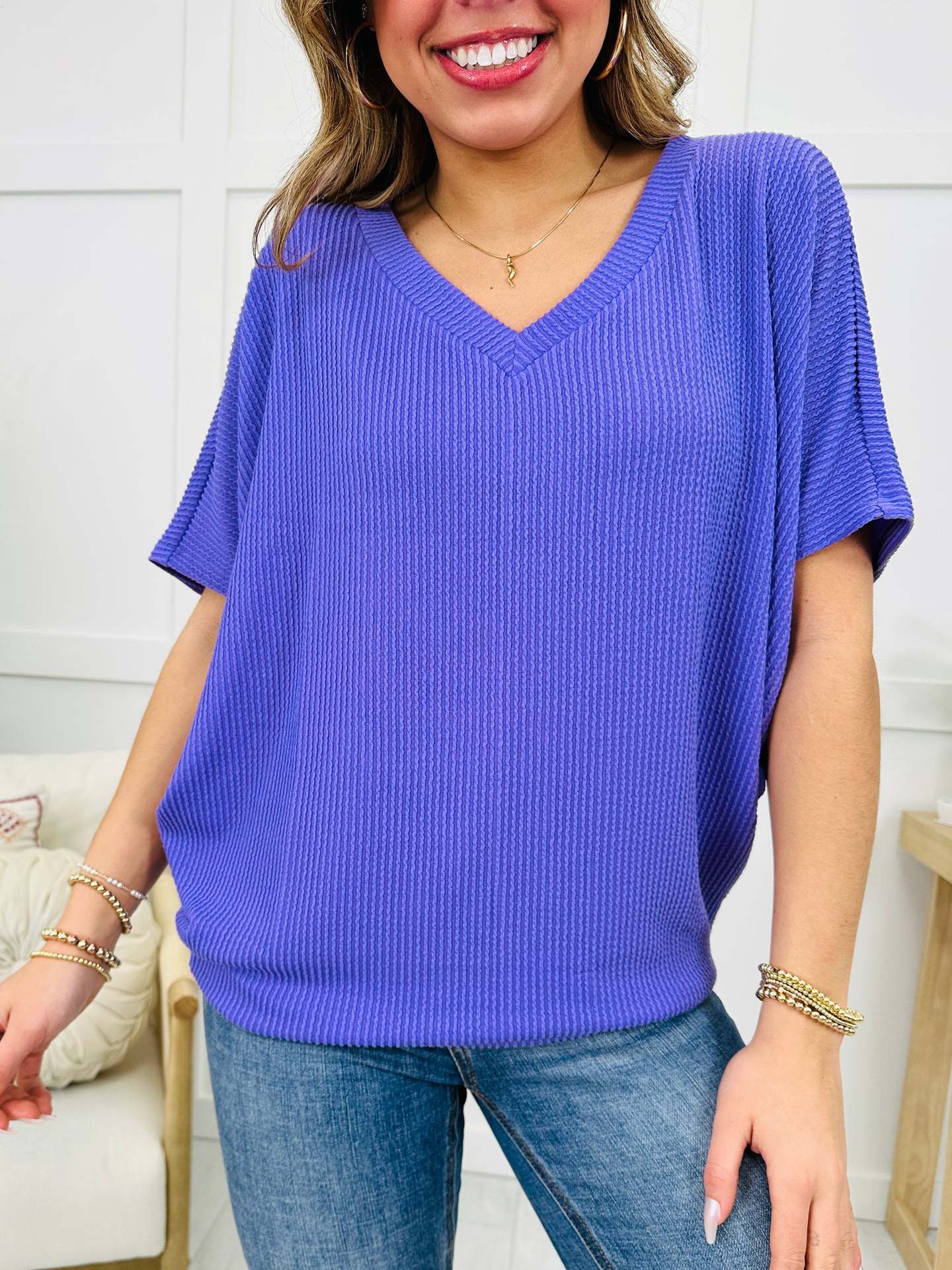 💥ÚLTIMO DIA DE PROMOÇÃO💥 Blusa Feminina de Verão com Decote em V e Tecido Canelado em Relevo (COMPRE 1 E LEVE 2)