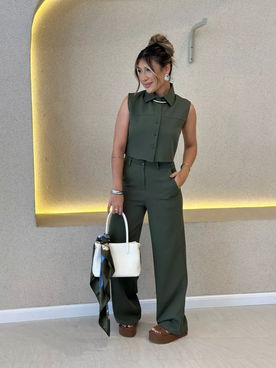 [Pague 1, Leve 2] Conjunto Karen - em Malha Premium / Para Mulheres que Amam Conforto com Estilo!