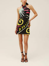 Vestido Mini Veneta com Decote Halter e Costas Abertas