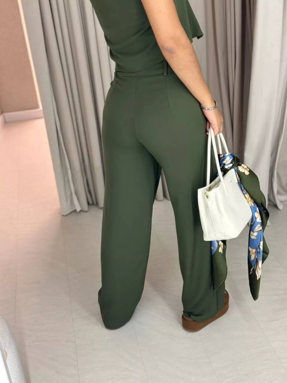 [Pague 1, Leve 2] Conjunto Karen - em Malha Premium / Para Mulheres que Amam Conforto com Estilo!